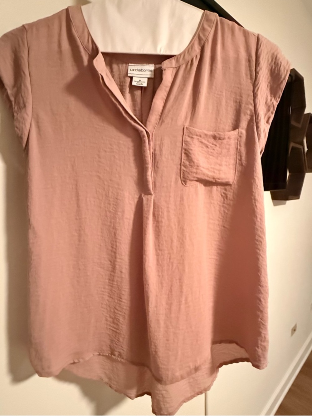 Liz Claiborne Dusty Rose Cap-Sleeve V-Neck Top
